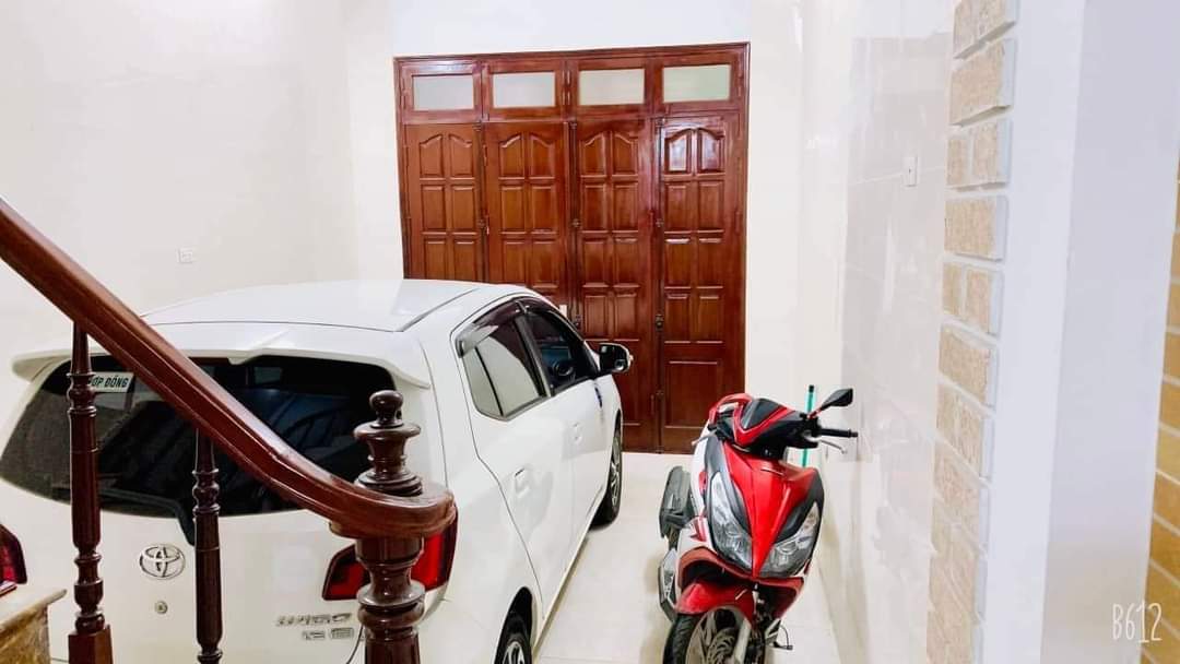 KHU PHÂN LÔ QUÂN ĐỘI-TRƯỚC NHÀ Ô TÔ TRÁNH NHAU- Ô TÔ VÀO NHÀ-KINH DOANH- 40M2 Giá 5,2 TỶ