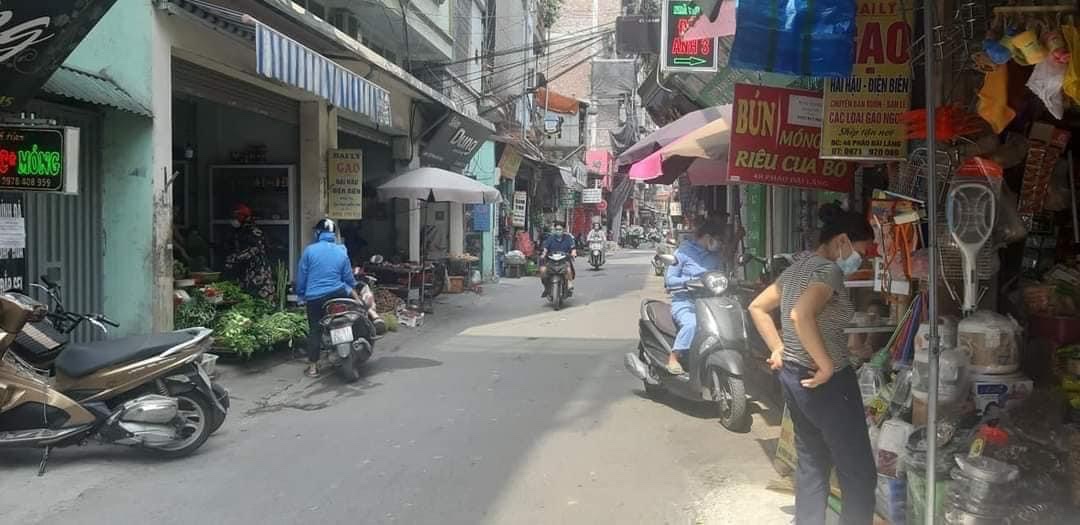 Mặt phố Pháo Đài Láng,bán nhà căn góc kinh doanh , cho thuê .