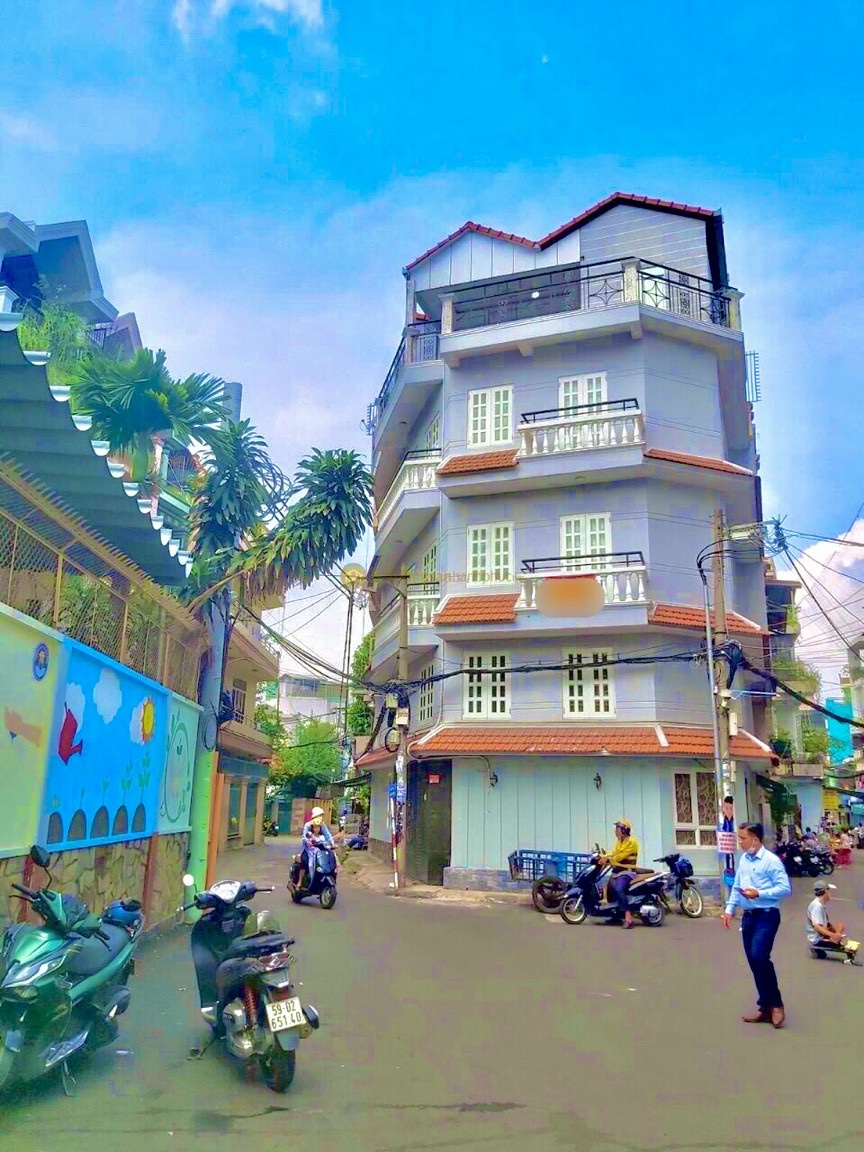 NHÀ ĐẸP SIÊU VỊ TRÍ - 3 MẶT TIỀN - 7 X 12M