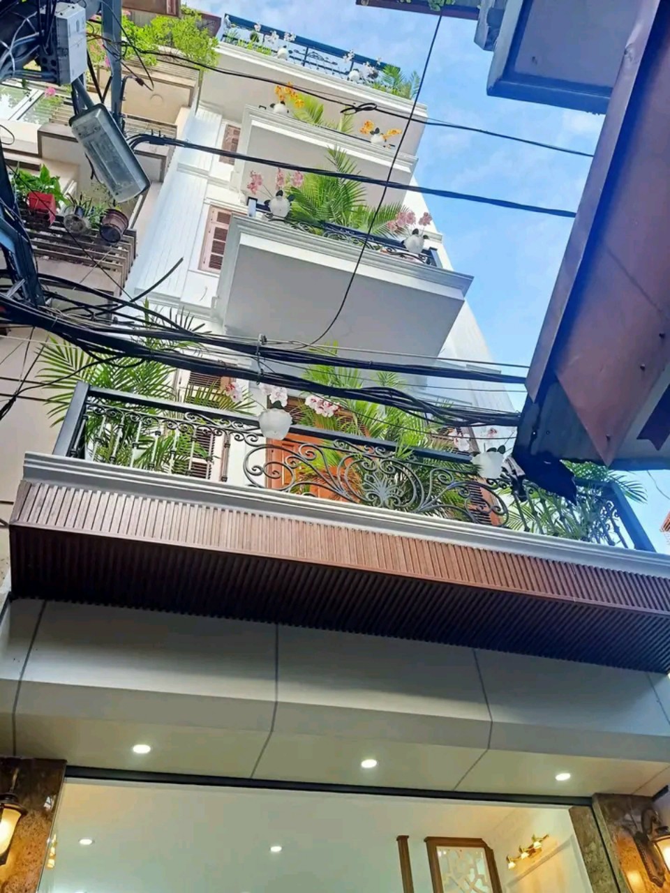 Bán nhà Hoa Bằng Cầu Giấy 45m2 5 tầng, kinh doanh, oto tránh