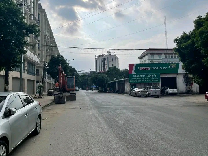 Bán nhà liền kề Vạn Phúc Hà Đông 50m2 4 tầng, phân lô, oto tránh