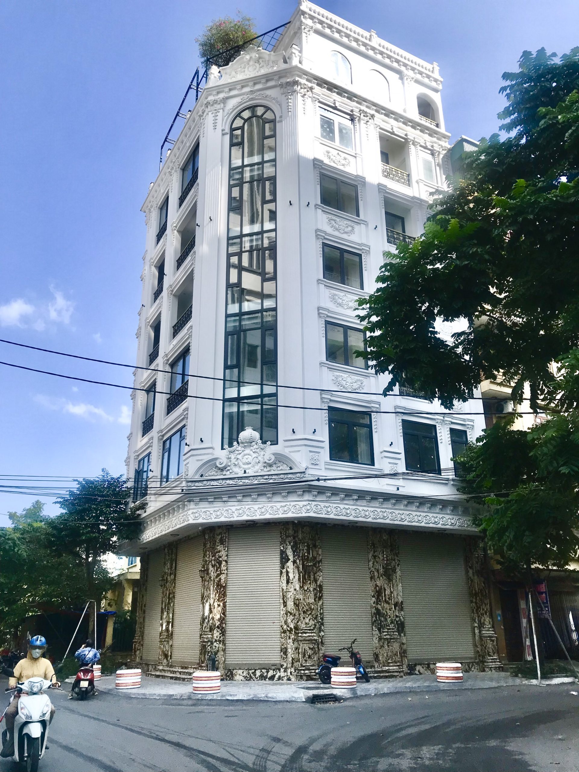 Bán nhà quận Hà Đông, mặt phố Nguyễn Sơn Hà, 80m2, 7 tầng, thang máy, thông sàn, 22.9 tỷ