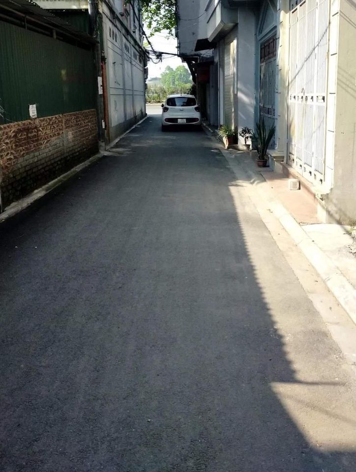 HÓT!Bán đất vuông đẹp, Ỷ Lan, Đặng Xá- ô tô 7 chỗ thông, 50m2, chỉ 2.45 tỷ