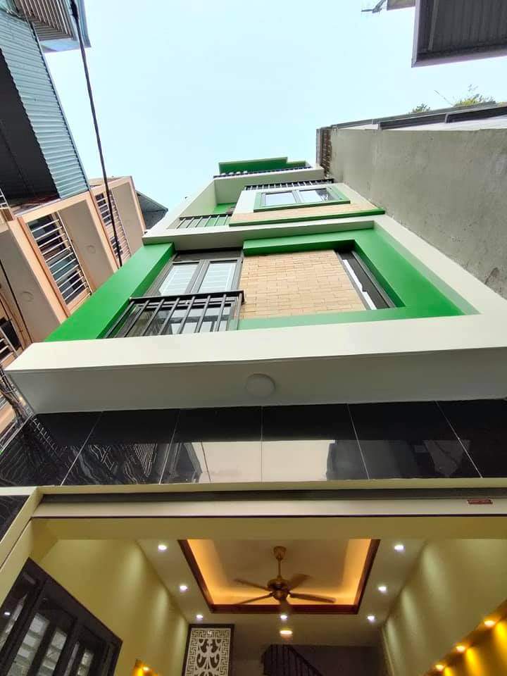 Phân lô Hoàng Quốc Việt sân để 4 ô tô, thang máy KD VP-SPA, 20m ra phố, 60m nhỉnh 10 tỷ