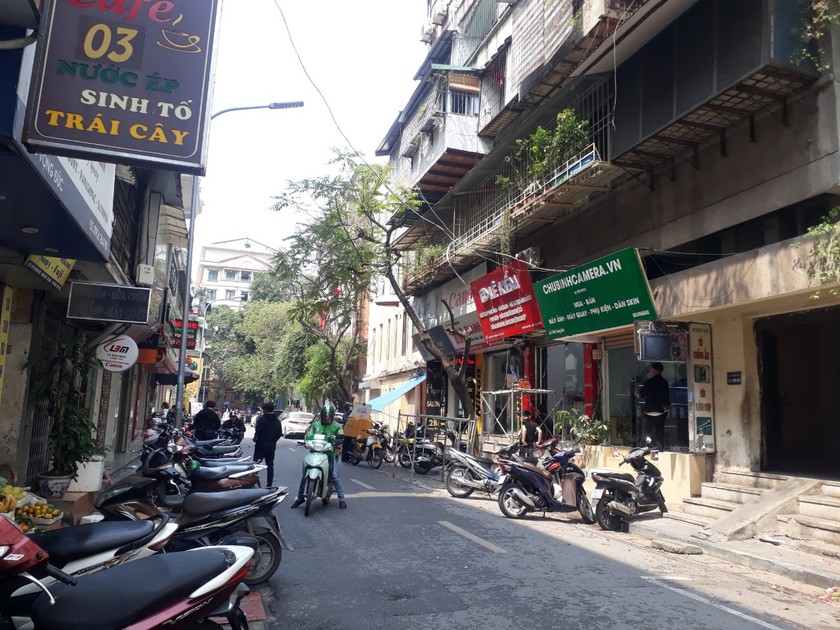 Bán nhà TT tầng 5 phố - Vọng Đức (Q. Hoàn Kiếm). DT 60 m2. Tầng 5.2PN.1 wc .SĐCC. Giá 3,8 Ty.