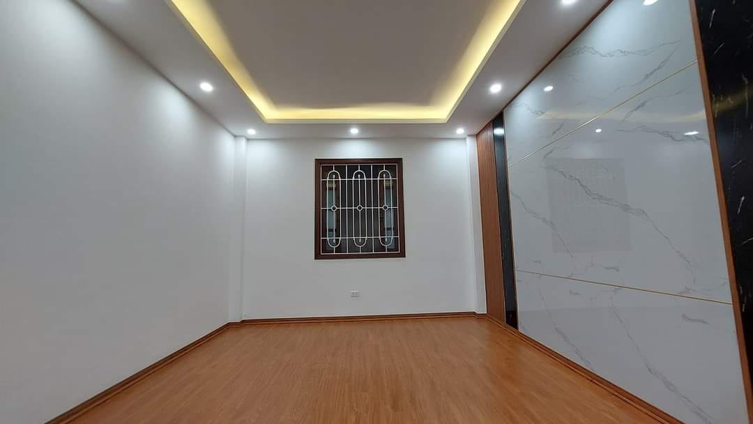 Bán gấp 480m2 Đất phố Nghi Tàm, quận Tây Hồ 10m Ô tô tránh