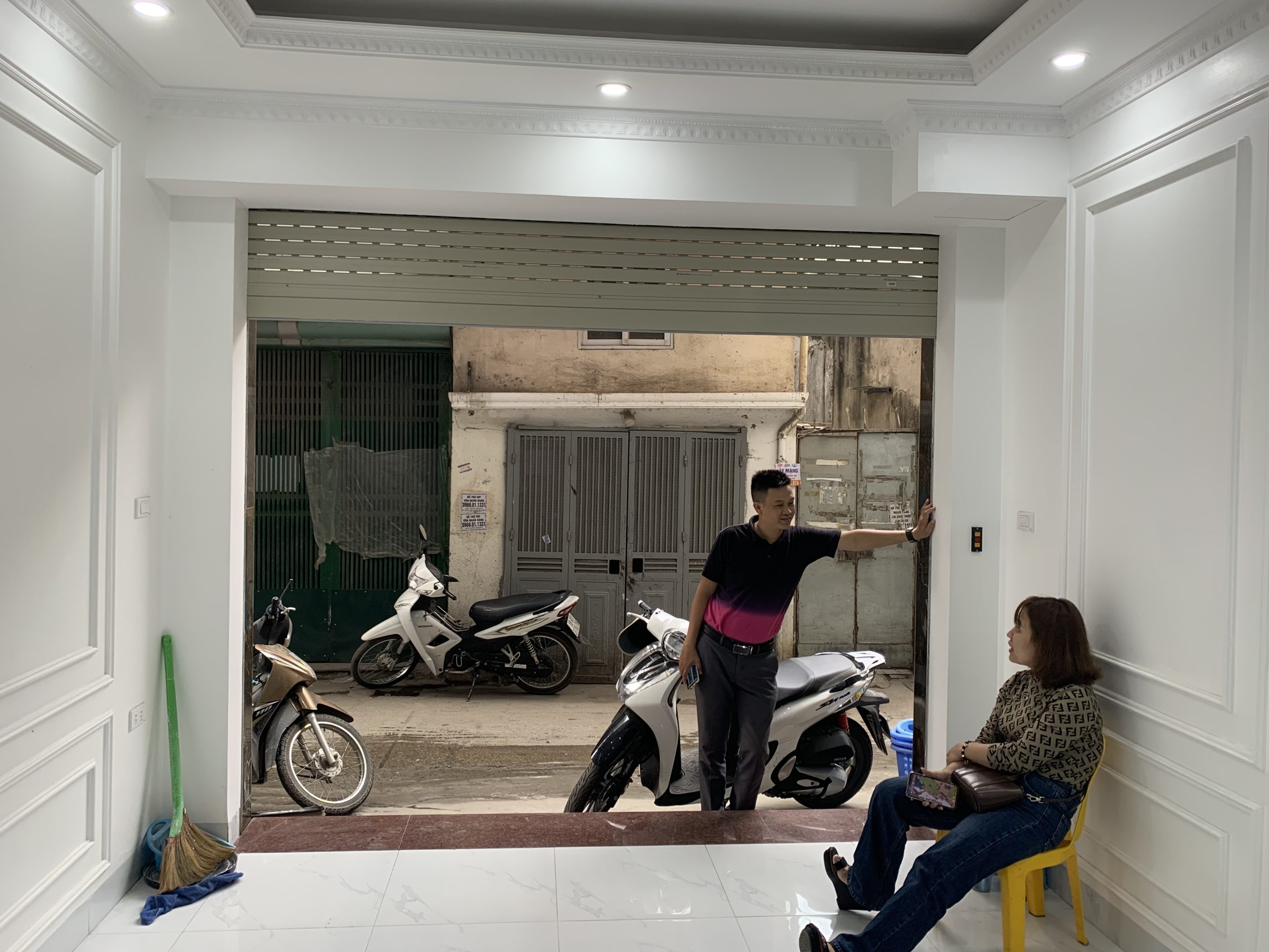 BÁN NHÀ MỚI XÂY. Ô TÔ CHẠY. THÔNG RA NGUYỄN KHANG. YÊN HOÀ. HOA BẰNG. GẦN BÃI GỬI XE. NHÀ 6 TẦNG CÓ THANG MÁY.