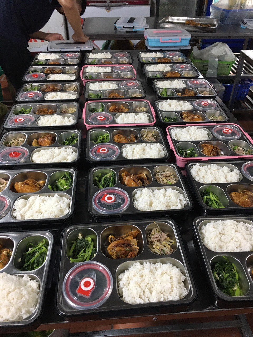 CẦN SANG NHƯỢNG LẠI TOÀN BỘ ĐỒ VÀ MẶT BẰNG BẾP CƠM VĂN PHÒNG BÁN ONLINE TẠI VÕ CHÍ CÔNG