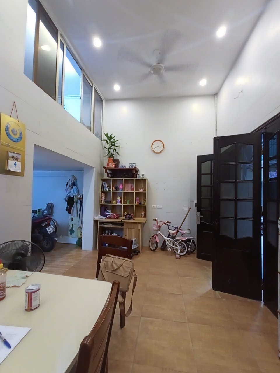 Nhà lô góc Kim Ngưu, Hai Bà Trưng, 41m2, mới đẹp, ô tô, chỉ 3 tỷ 5