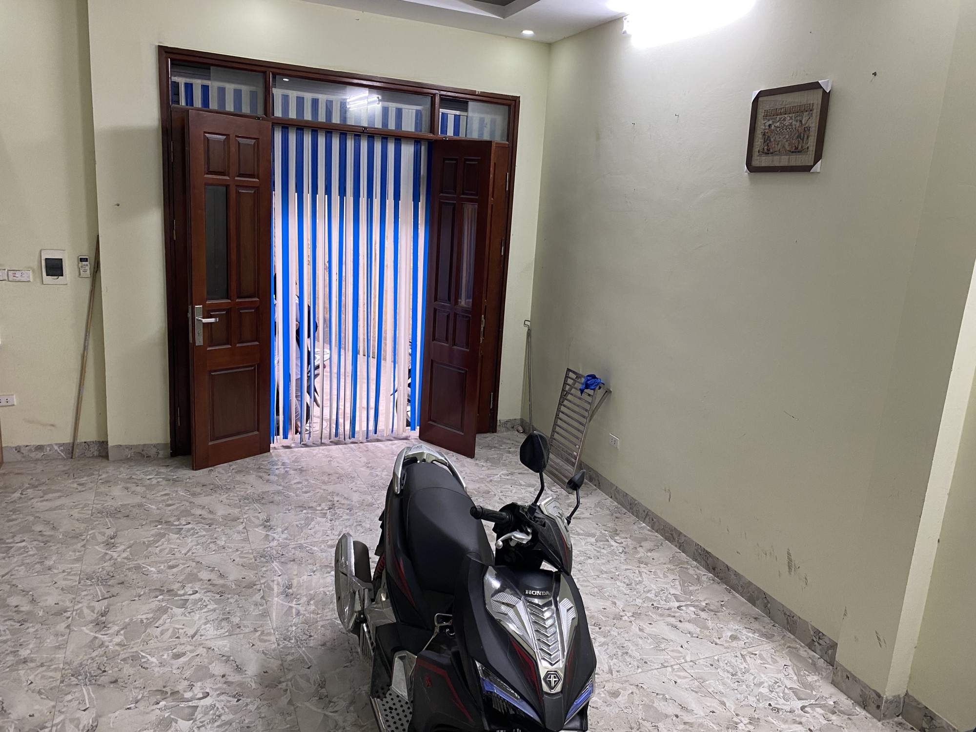 BÁN NHÀ MẶT NGÕ TRẠI CÁ- LÔ GÓC- KINH DOANH -41M2- 5 TẦNG - HƠN 4 TỶ