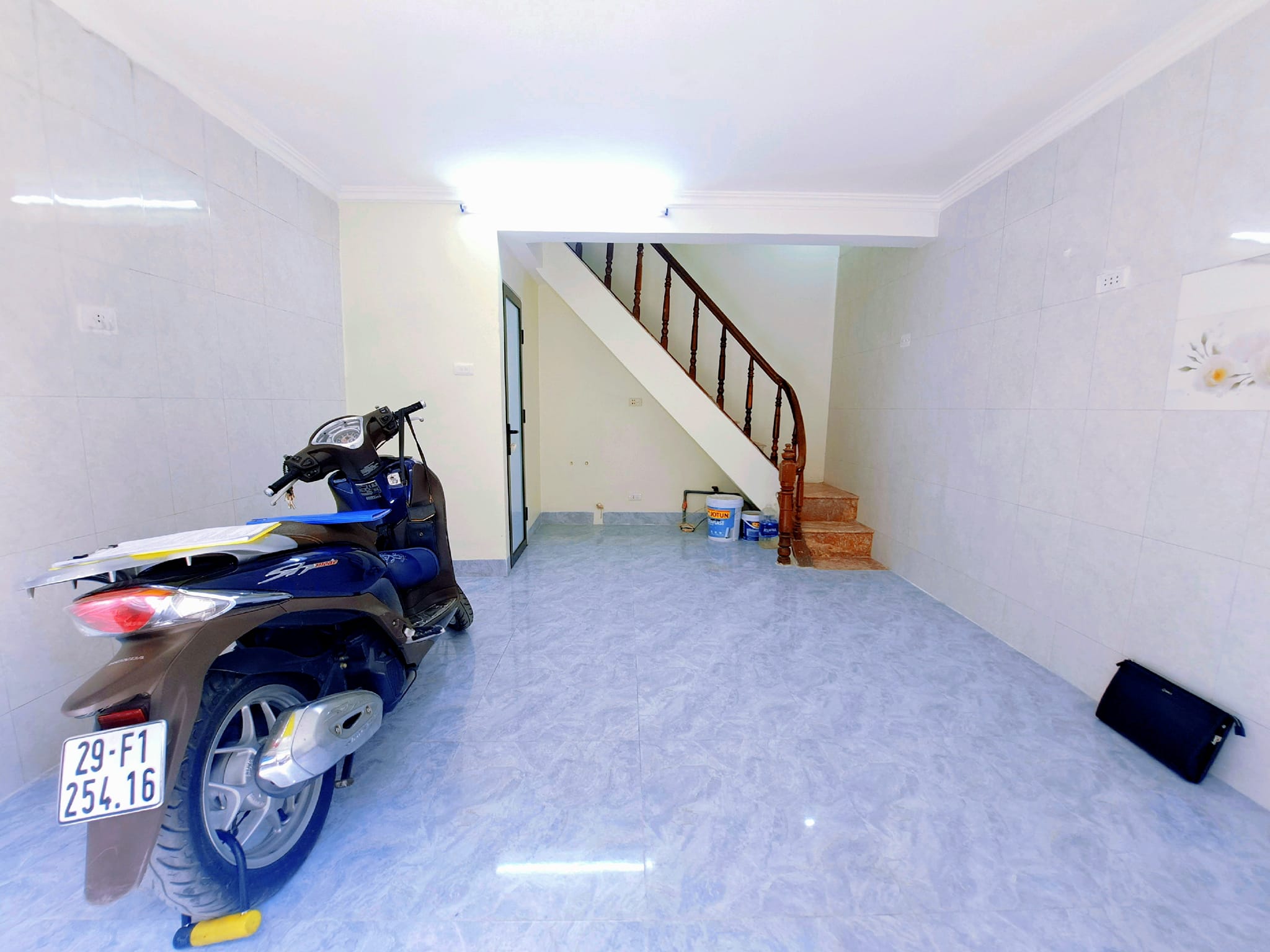 Bán nhà phố Âu Cơ, Tây Hồ, ô tô vào nhà, nhà thoáng sáng, kinh doanh, DT 23m2*4 tầng, mặt tiền 4.1m