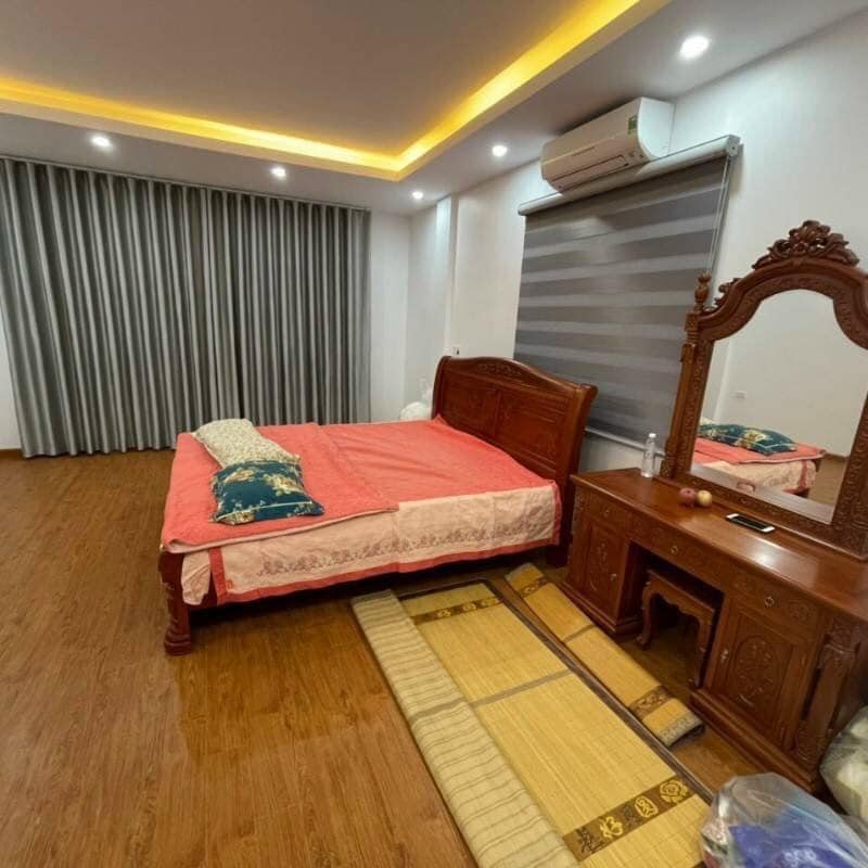 Bán Nhà Cù Chính Lan Thanh Xuân 40mx5T Ngõ Thông KD 4.1 tỷ