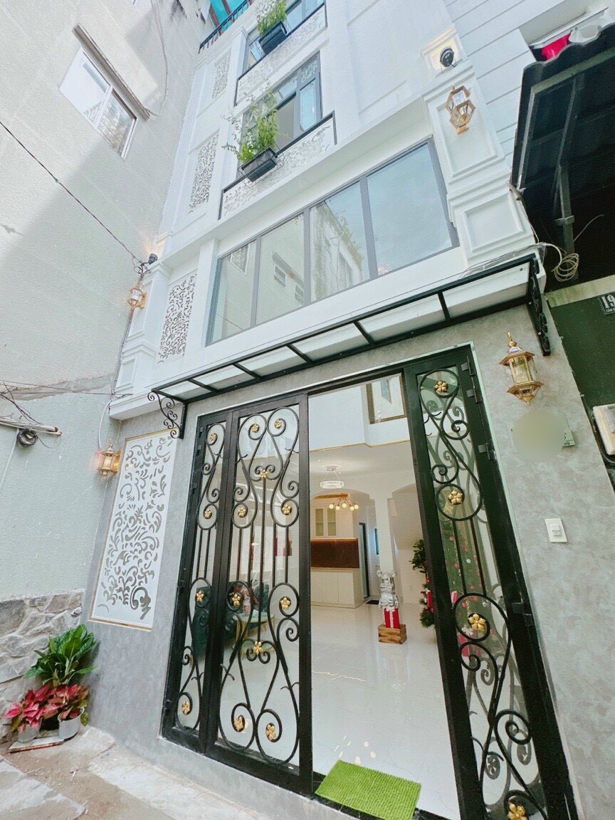 Bán nhà quận Phú Nhuận, diện tích 40m2, 1 trệt 4lầu, 5PN 6WC, nhà mới nội thất cao cấp, dọn vào ở ngay.