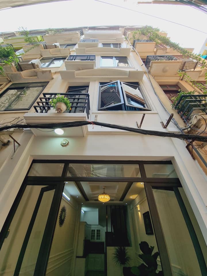 Nhà đẹp ở ngay phố Kim Mã, Núi Trúc, lô góc gần phố, 41m2x4T, MT 4.2m giá chỉ 4.8 tỷ