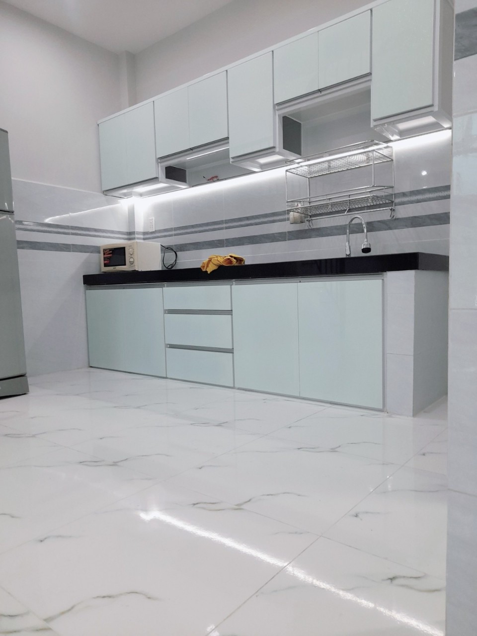 CHỦ GẤP BÁN NHÀ ĐƯỜNG LÊ VĂN SỸ QUẬN 3, HXH 6M THÔNG TỨ TUNG, TỔNG GIẢM CHÀO 1 TỶ 3