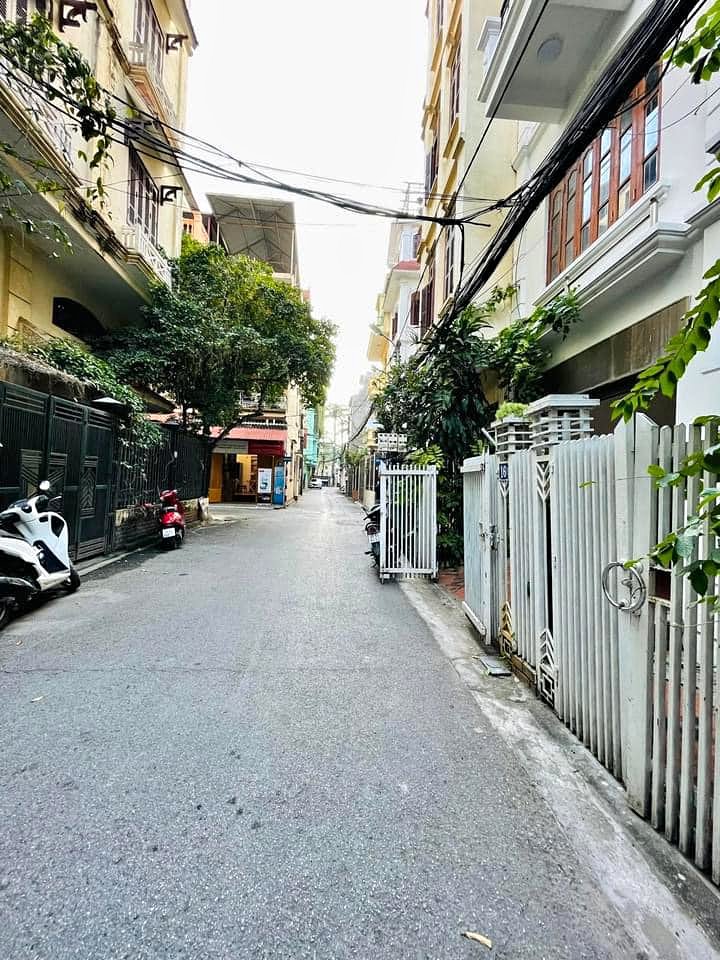 Mặt ngõ Phố Đội Cấn, ô tô tránh, vài bước ra phố, 58.2m2x5 tầng giá bán gấp 11.2 tỷ