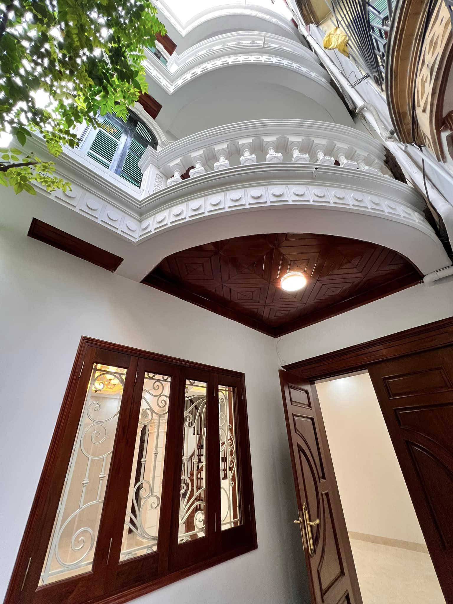 BÁN NHÀ NGUYỄN KHÁNH TOÀN - CẦU GIẤY - SANG, XỊN MỊN - MỚI ĐÉT