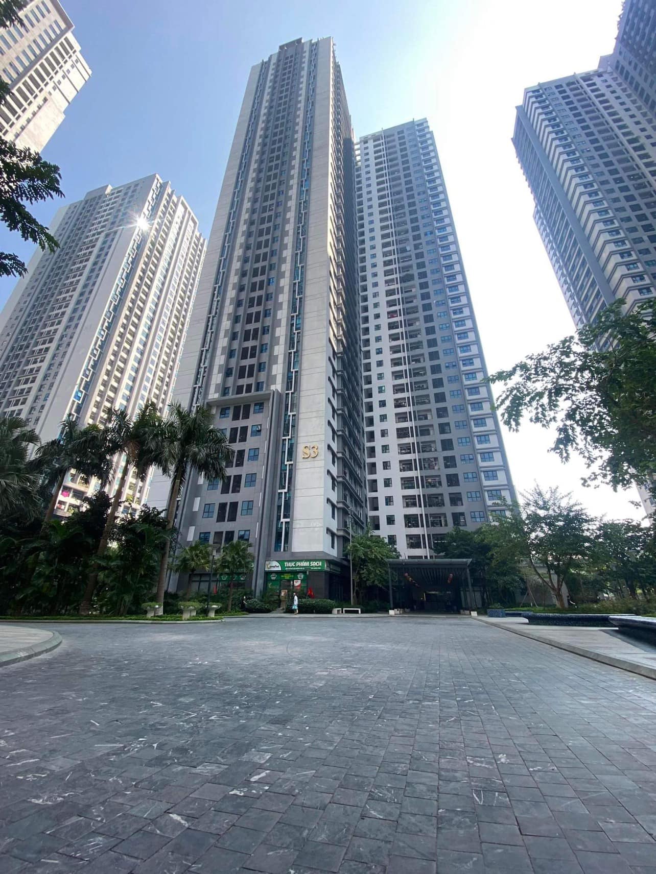 Bán Chung cư GOLD MARK 136 Hồ Tùng Mậu, Nhà đẹp - Đủ nội thất - Full tiện ích