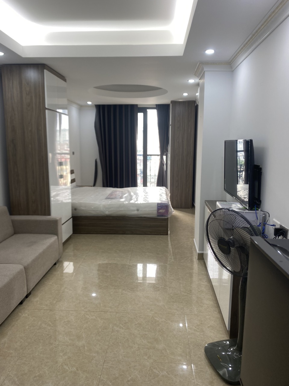 Căn hộ 1 ngủ cho thuê Phố Đội Cấn. Thiết kế mới Full nội thất cực xịn và thoáng. Chỉ 10tr