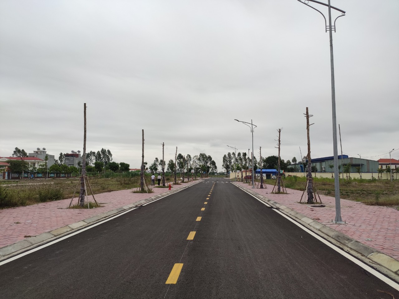 15,8 triệu/m2 đất 2 mặt tiền trong khi đất dân đối diện 1 mặt tiền ít nhất 20 triệu/m2