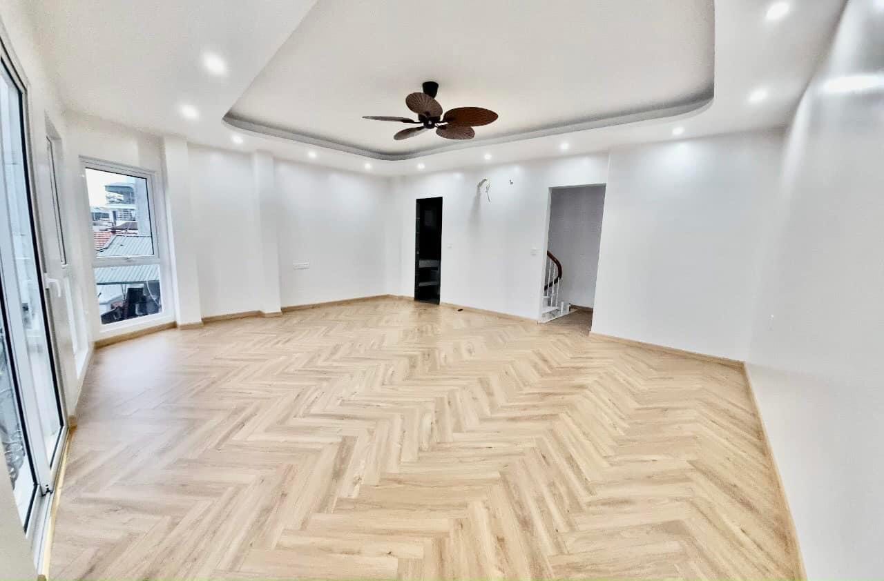 Nhà mới siêu đẹp Nguyễn Khang 7 tầng thang máy ngõ ba gác 10m ra oto cho thuê VP Cty 6,5tỷ