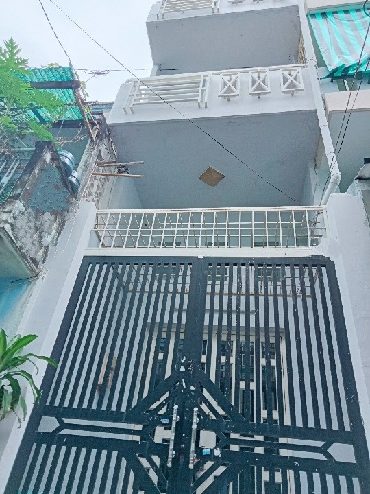 Nhà bán Hẻm thông cách MT đường Hưng Phú 50m, F10, Q8