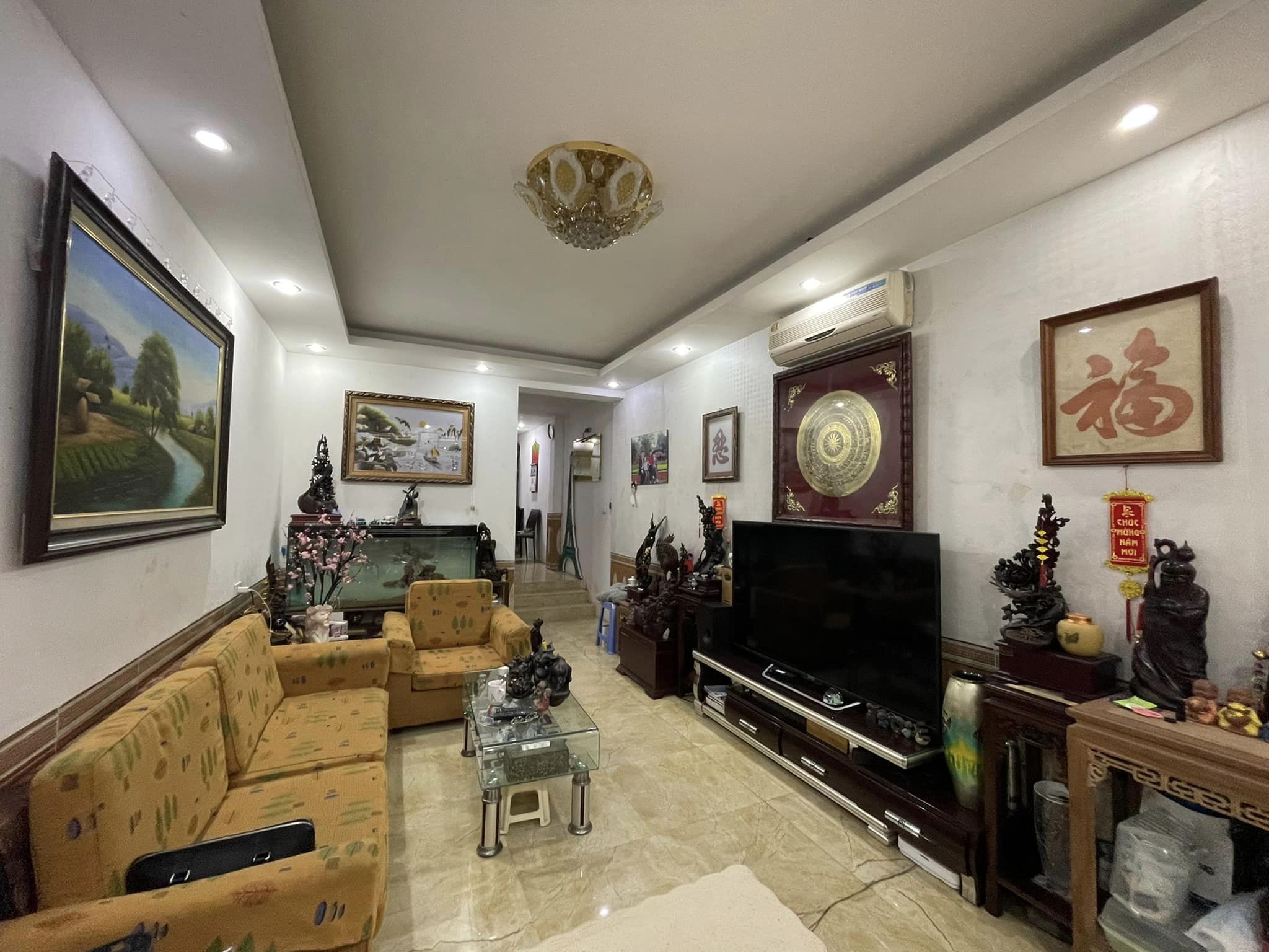 Bán Nhà Đê La Thành, 42M2, MT: 3.5M2, 5.9 Tỷ Đống Đa. Ô Tô Con Đỗ Cửa.