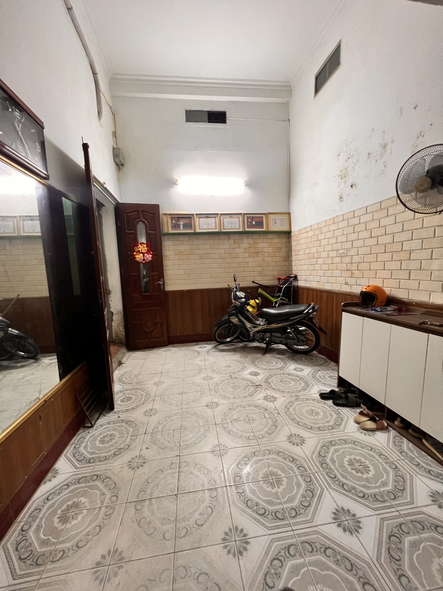 Bán nhà ngõ Quỳnh chỉ 2 tỷ 6 - 26m2 x 4T- 3 ngủ - nhà đẹp ở luôn- sđcc