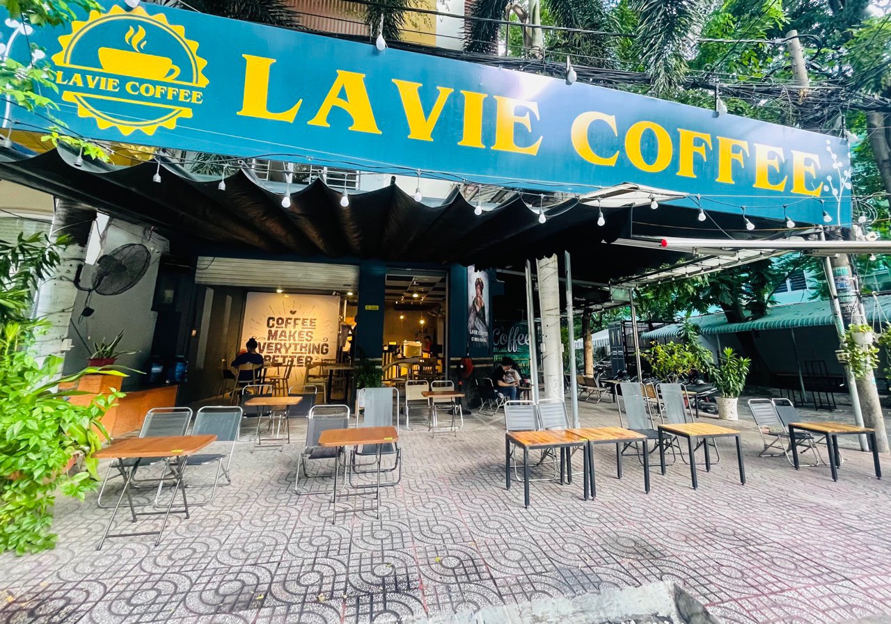 Cần sang quán cafe 17 Hoa Bằng . P Tân Sơn Nhì . Q Tân Phú