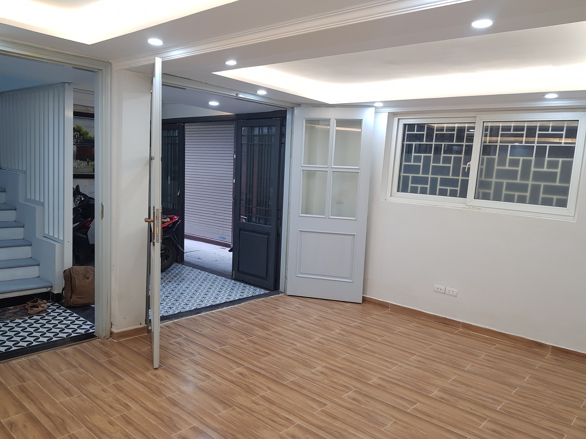 Bán nhà phố Ngọc Hà DT 42m 6 tầng MT 7,2m giá 6,2 tỷ