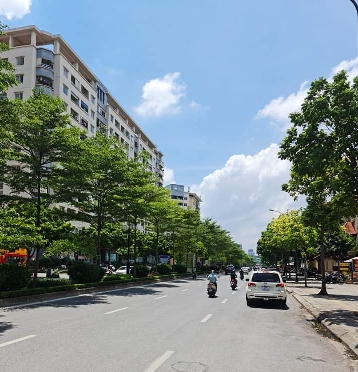 Bán nhà quận Cầu Giấy, đường Trung Kính diện tích 60m x 5 tầng giá 15,5 tỷ