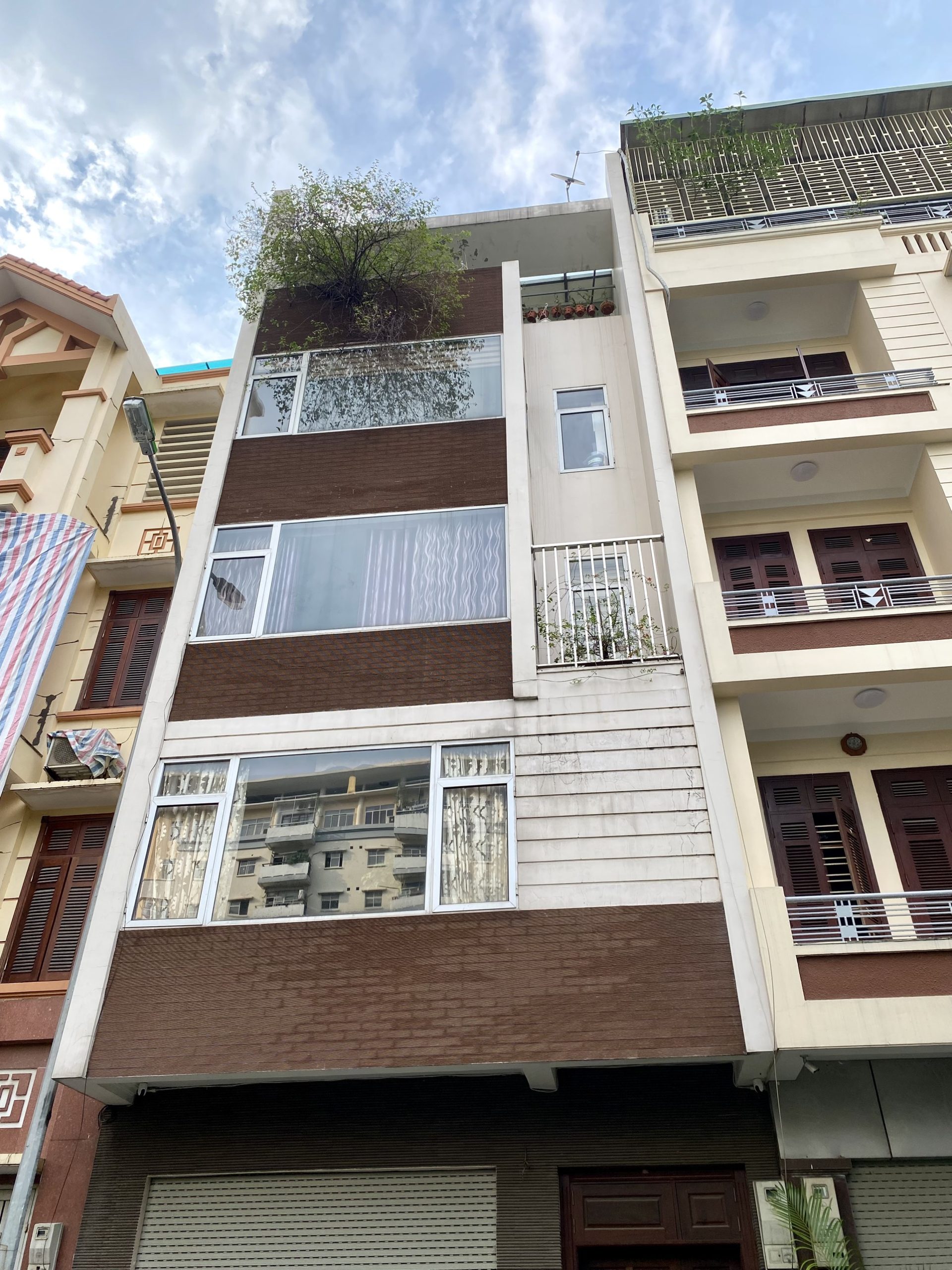 BÁN NHÀ PHỐ TRƯỜNG CHINH - VỊ TRÍ ĐẸP - MẶT NGÕ Ô TÔ - CÁCH PHỐ 20M - DT: 80Mx5T - GIÁ 14 TỶ.