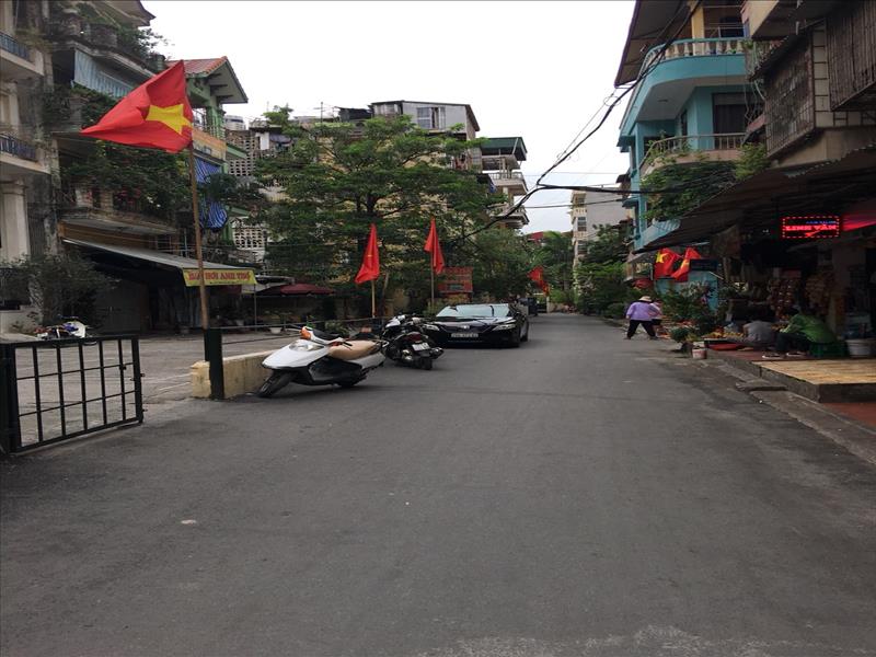 Bán nhà phố Đội Cấn kinh doanh DT 72m 4 tầng MT 4m giá 13,8 tỷ