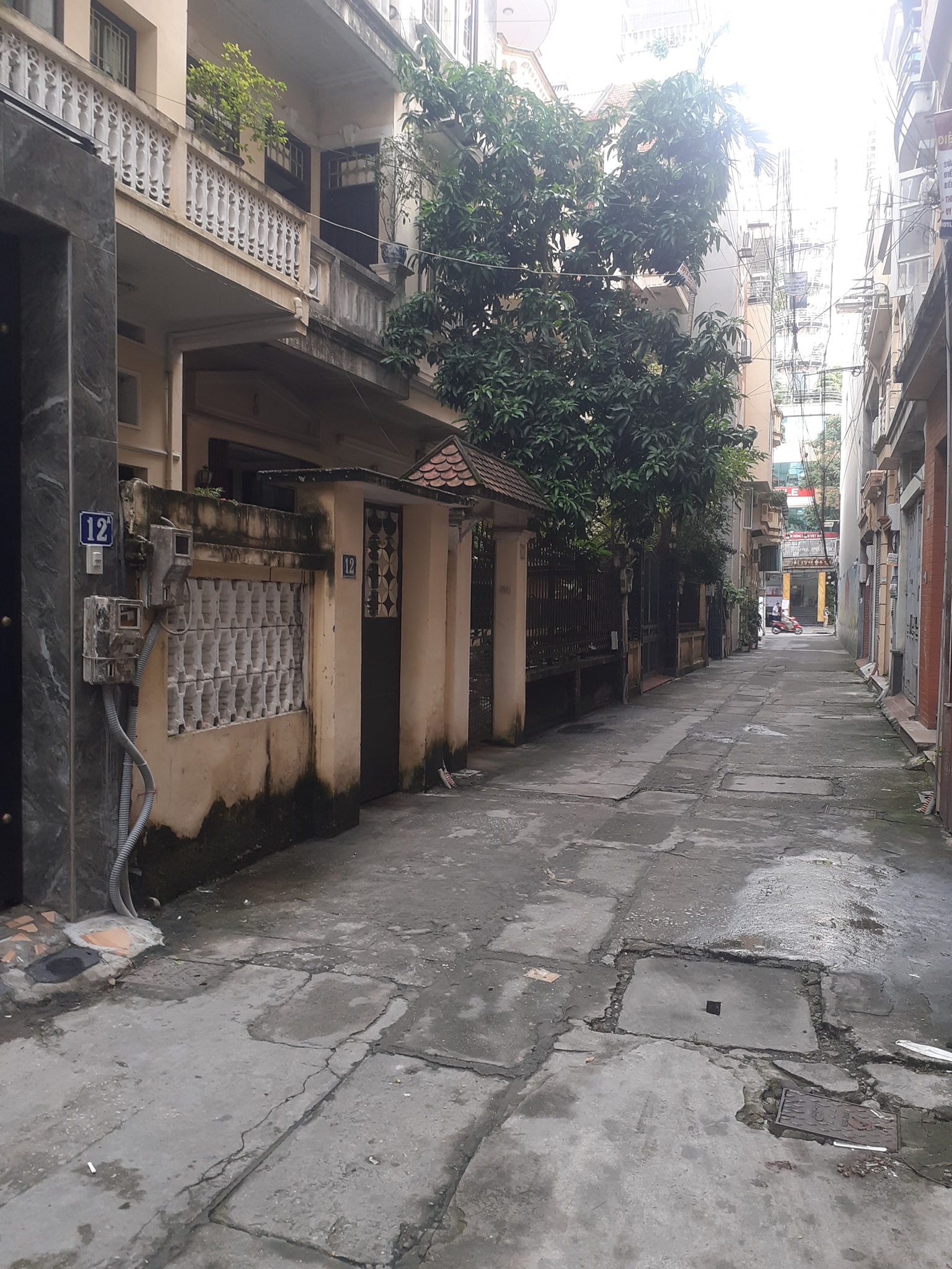 Bán nhà phố Đội Cấn DT 70m 4 tầng mặt tiền 4m giá 18,5 tỷ