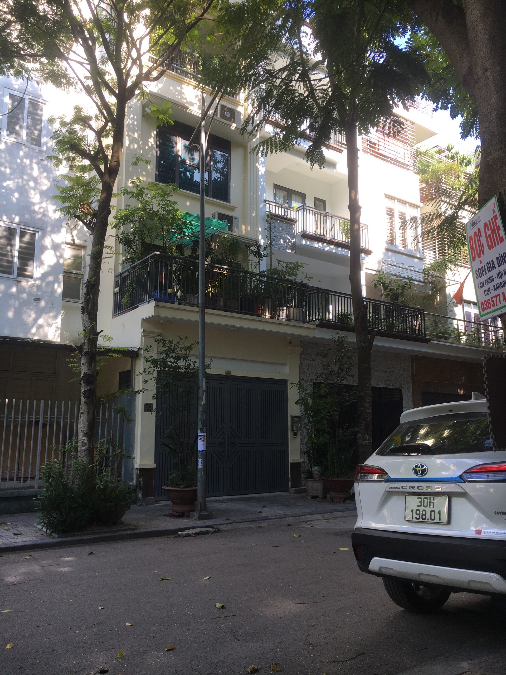 Nhà Mặt Phố Bố Trí 5 Tầng- Mặt Tiền Vỉa Hè Rộng- Đường Văn Phúc Hà Đông