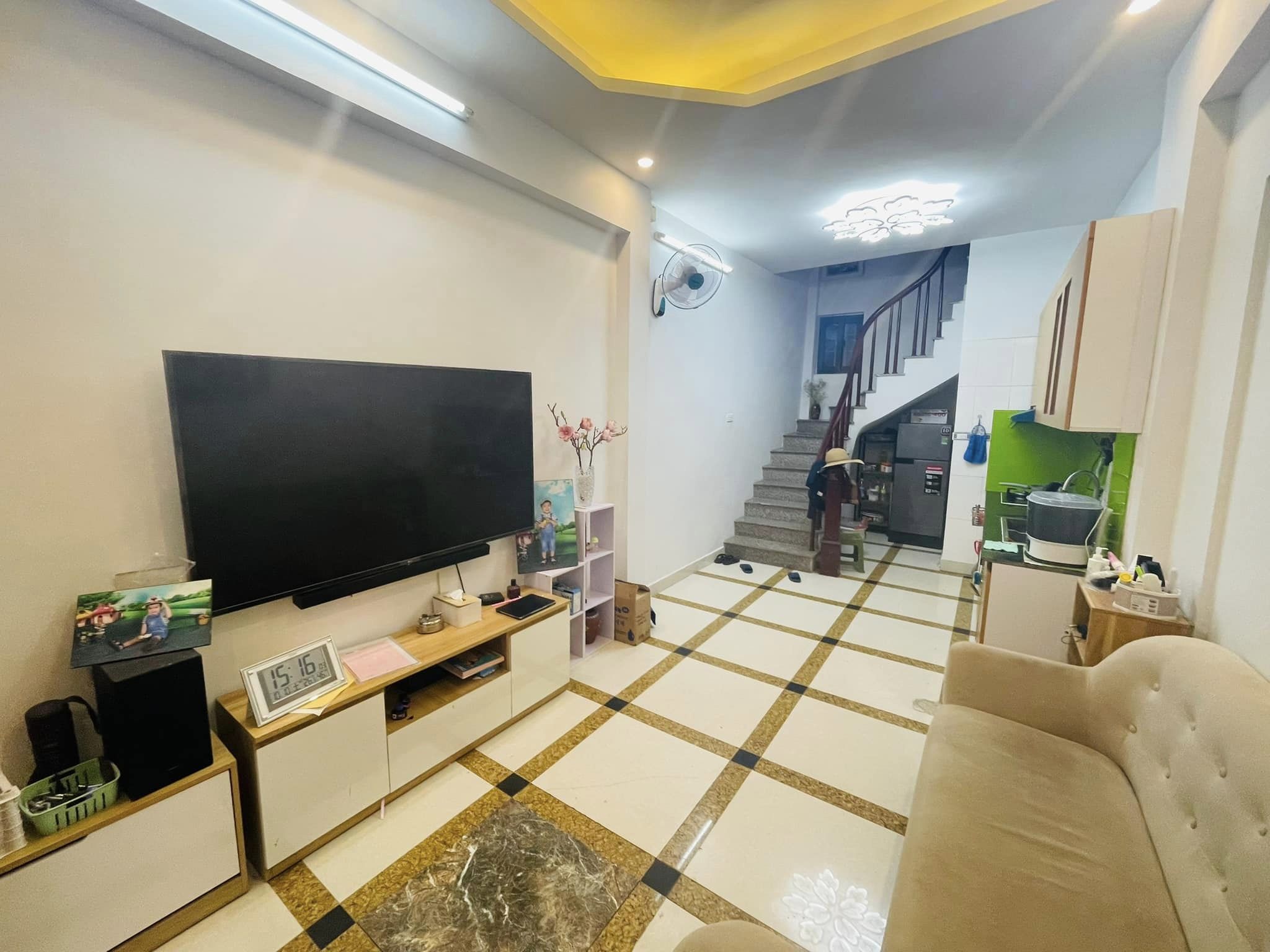 Bán nhà phố Đội Cấn DT 32m 5 tầng mặt tiền 3,2m giá 4,65 tỷ