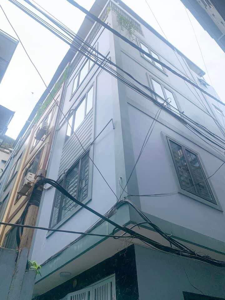 Nhà Trương Công Giai, Lô góc, mới, cách ô tô đỗ 40m diện tích 42m2 5 tầng giá 5.3tỷ