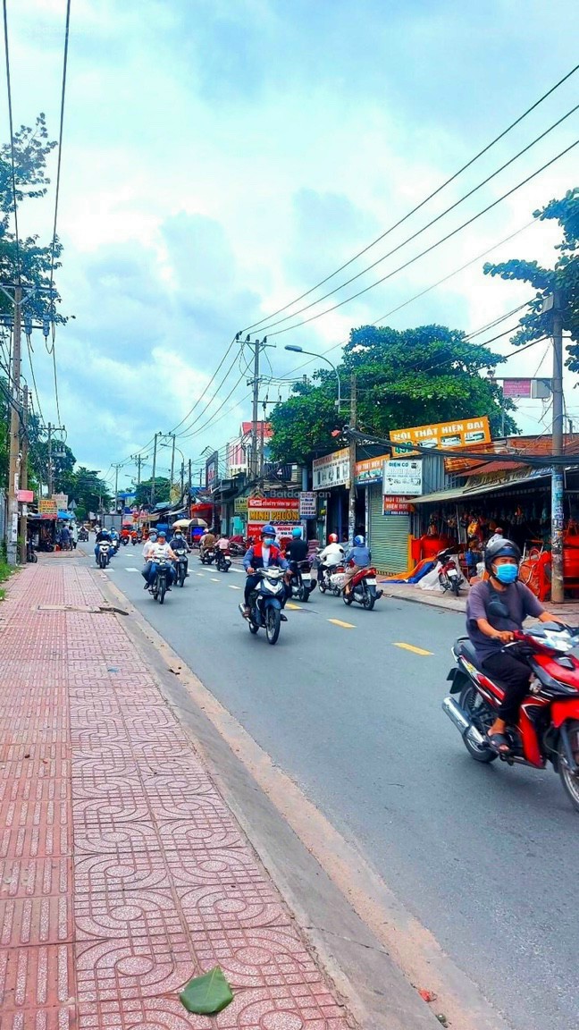 Đường 30m, DT 5.2x28, vị trí kinh doanh gần AEON Tân Phú, 14.5tỷ tl