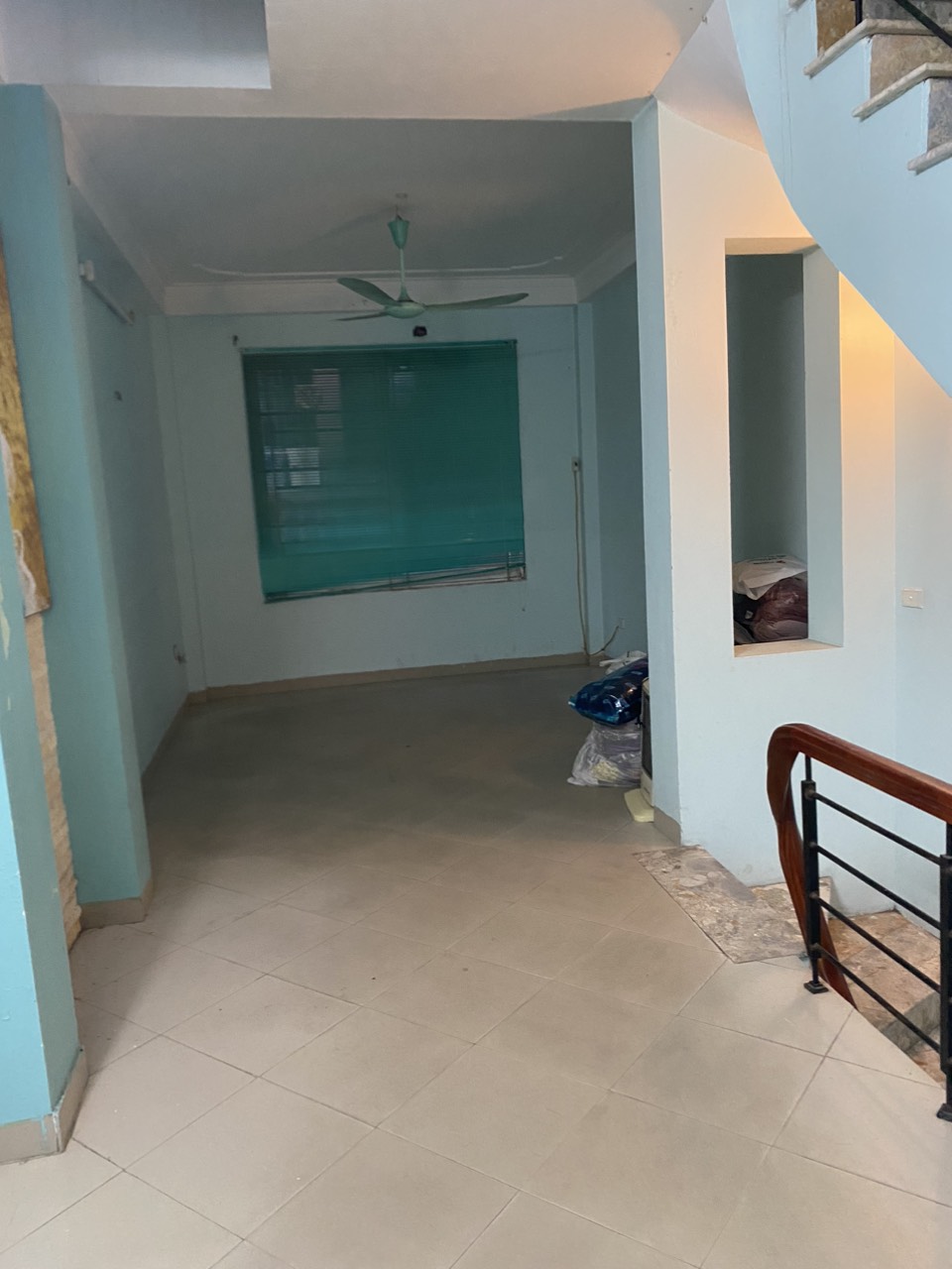 Cho thuê mặt bằng kinh doanh T1&2 Phố Văn Cao, Ba Đình. Dt 50m2, Mt 4m. Chỉ 12tr/th