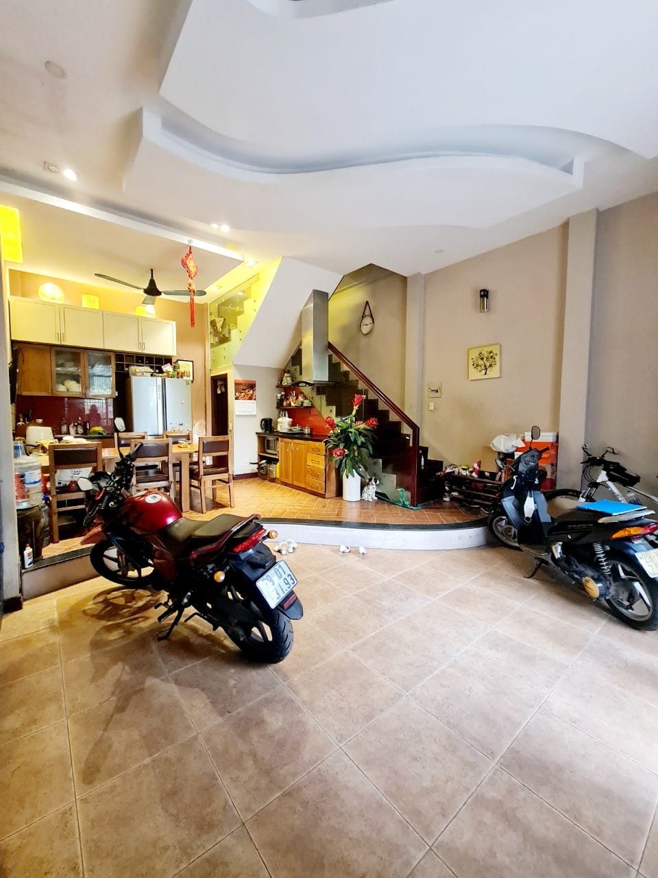 Bán Nhà phố Mạc Thái Tô, Trung Kính Phân Lô otô Tránh gần phố DT 45m2, MT 5m, 10 tỷ