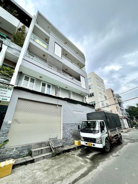 Mặt Tiền Cộng Hoà, Lô Góc 2 Mặt Đường, 5 Tầng Thang Máy,92m2 Chỉ 19 Tỷ