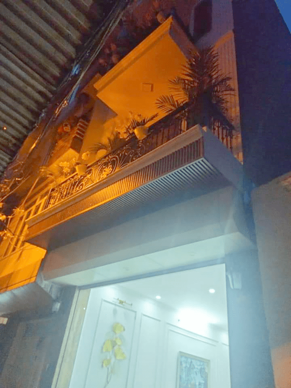 Bán nhà kinh doanh, Ô tô vào nhà, phố Hoa Bằng - Yên Hòa, 46m2 giá 8,3 tỷ