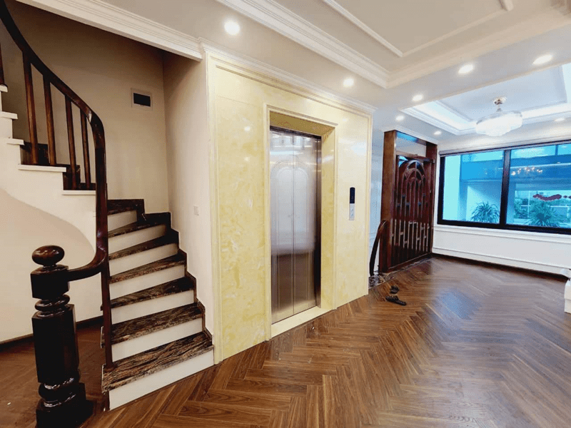 Bán nhà phân lô kinh doanh, ô tô vào nhà, thang máy mặt ngõ Cầu Giấy, 50m2 giá 14.5 tỷ