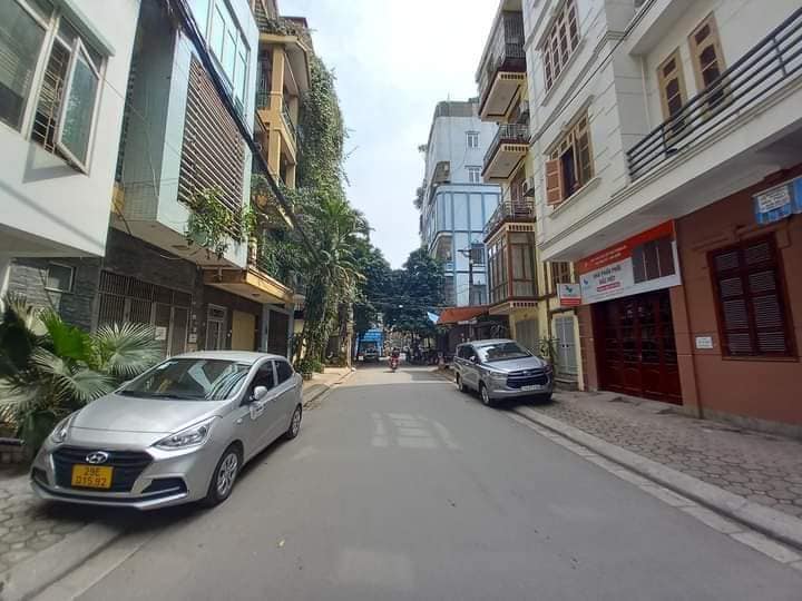 Nguyễn Xiển, Thanh Xuân, 65m2 x 5T. MT 5m. Nhà phân lô, đường ô tô tránh, vỉa hè rộng.