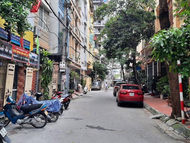 Bán nhà phố Văn Cao DT 40m 5 tầng MT 4.6m giá 11 tỷ