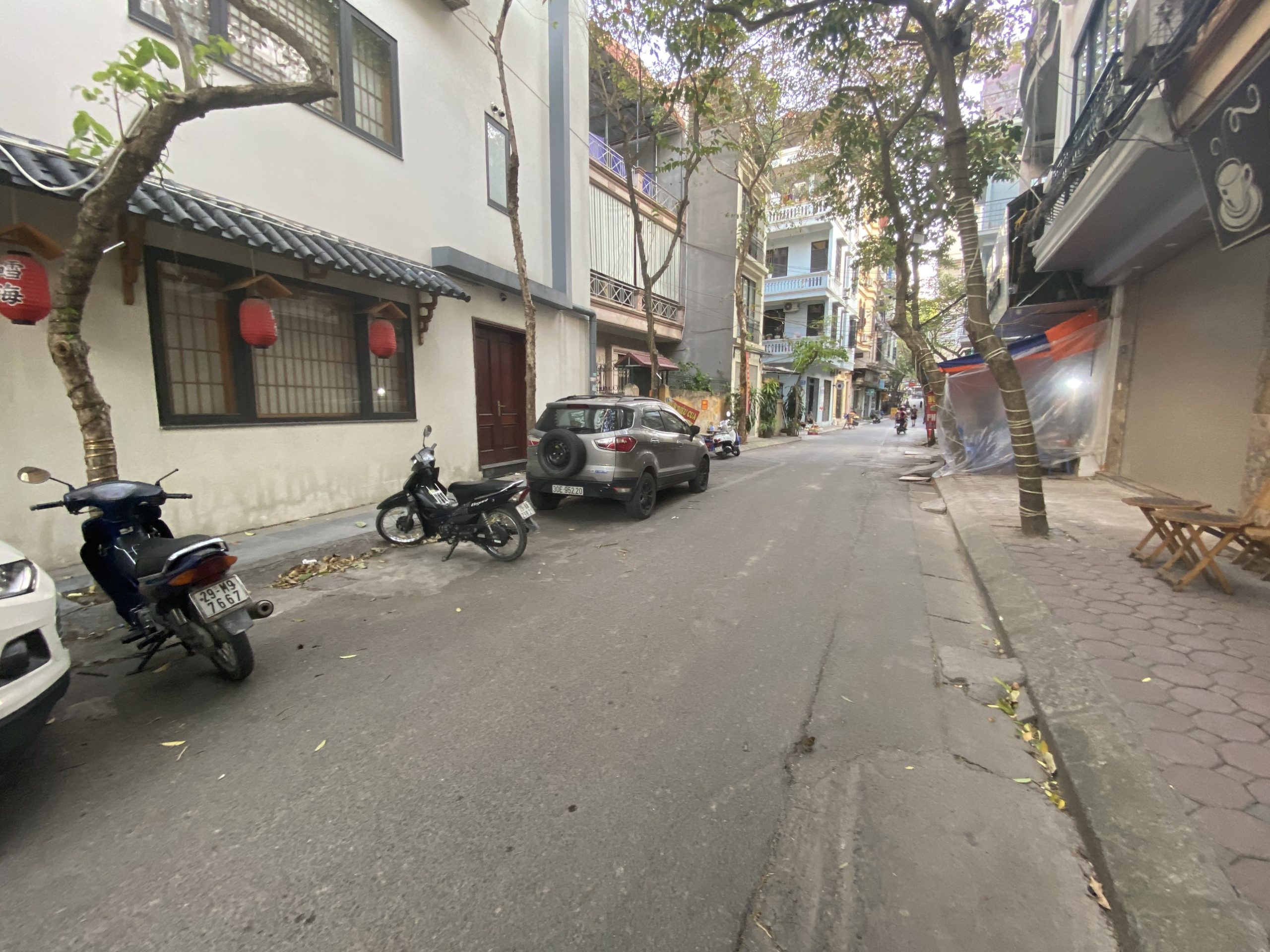 Bán nhà phố Kim Mã Kinh Doanh DT 43m 4 tầng MT 4,1m giá 15,7 tỷ.