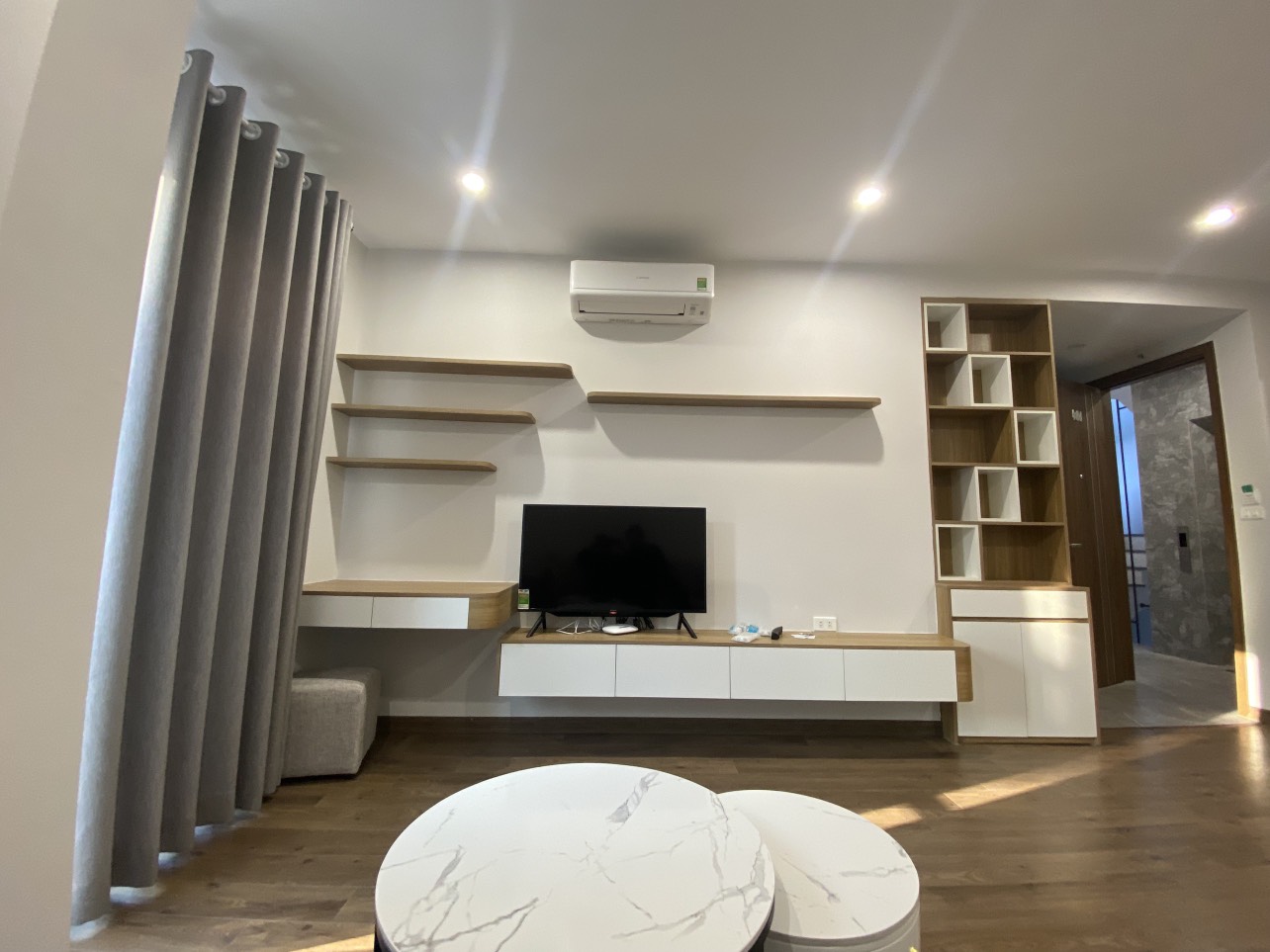 Cho thuê căn hộ dịch vụ cao cấp 40-45m khu Đội Cấn, Linh Lang, Đào Tấn. Chỉ từ 13-16tr/tháng.