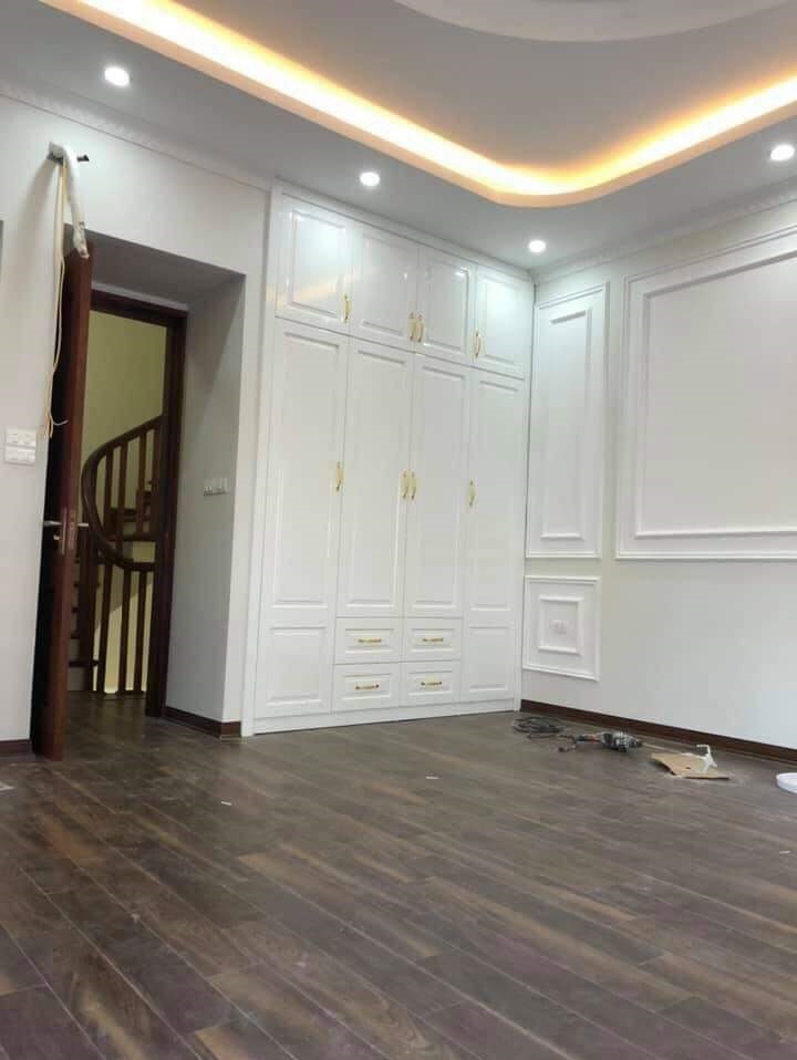 PHÂN LÔ, 15M Ô TÔ - Linh Lang 73m x 5 tầng, MT 4.5m, giá 8.6 tỷ