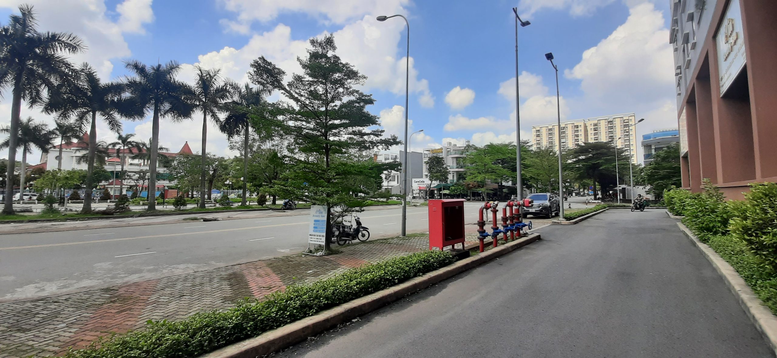 Căn hộ trung tâm thủ đức, 70m2, sổ hồng riêng kẹt tiền giảm giá 250tr