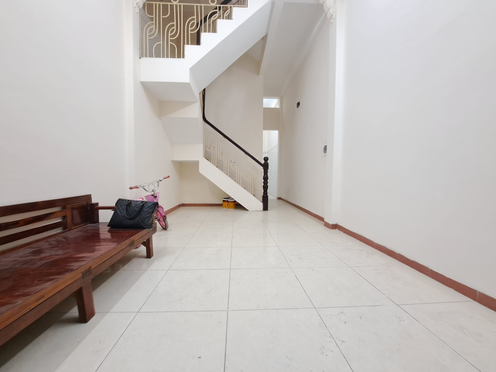 BÁN NHÀ KHƯƠNG ĐÌNH 40M - NHỈNH 4 TỶ - FULL NỘI THẤT - BA GÁC ĐỖ CỬA